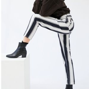 Urban Outfitters mom jeans